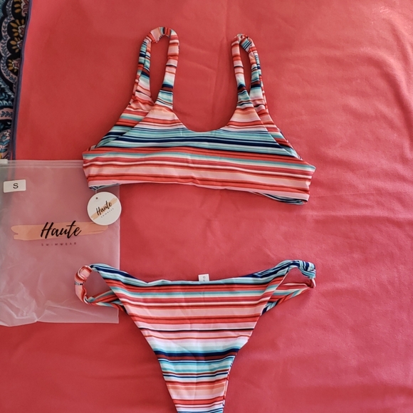 New with tags super comfy striped Haute bikini - Picture 4 of 4
